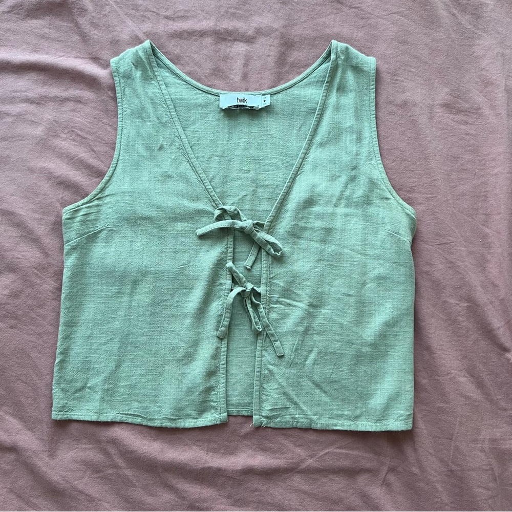 Twik / Simons | sage green linen blend tie front sleeveless crop shirt